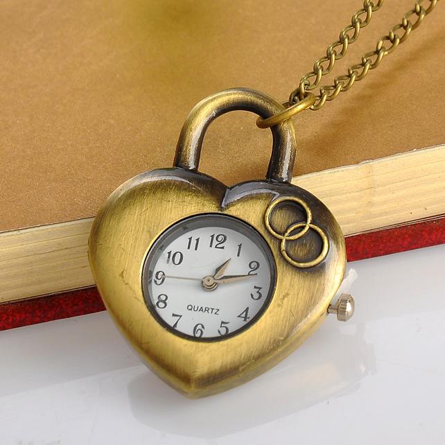10 Yuan Boutique Shop Menonton, Peach, Retro Diukir Bunga Wanita Uang, Warung, logam Panas, Mode untuk Wanita Watch. -Intl