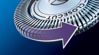 ใบมีดแบบ CloseCut จะเคลื่อนตัวอย่างราบรื่นเพื่อการโกนที่นุ่มนวลแนบสนิท