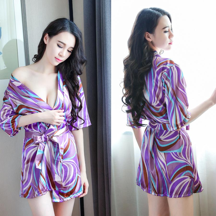 Tipe cewek baru yang lucu asyik rias gamis warna lingerie seksi bergaris seksi piyama mandi distribusi 8451 Tidak Ditentukan