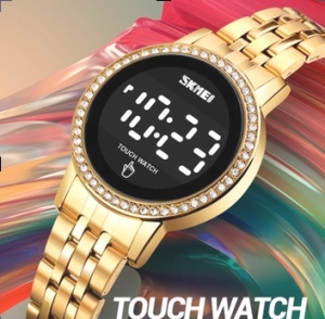 ภาพหน้าปกสินค้าSKMEI 1669 นาฬิกาดิจิตอล Touch Screen ประดับคริสตัลสวยหรู ตั้งเวลาไทย ที่เกี่ยวข้อง