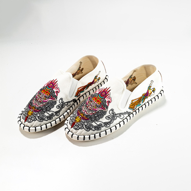 Summer ladies handmade cloth shoes canvas comfortable casual shoes breathable non slip embroidered female cloth shoes