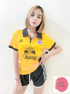 ภาพหน้าปกสินค้าเสื้อบอลหญิง เสื้อทีมฟุตบอล เสื้อกีฬาทีมชาติไทย งานคุณภาพ ชุดเซ็ตเสื้อ+กาง 2ชิ้น ใส่สบาย ที่เกี่ยวข้อง