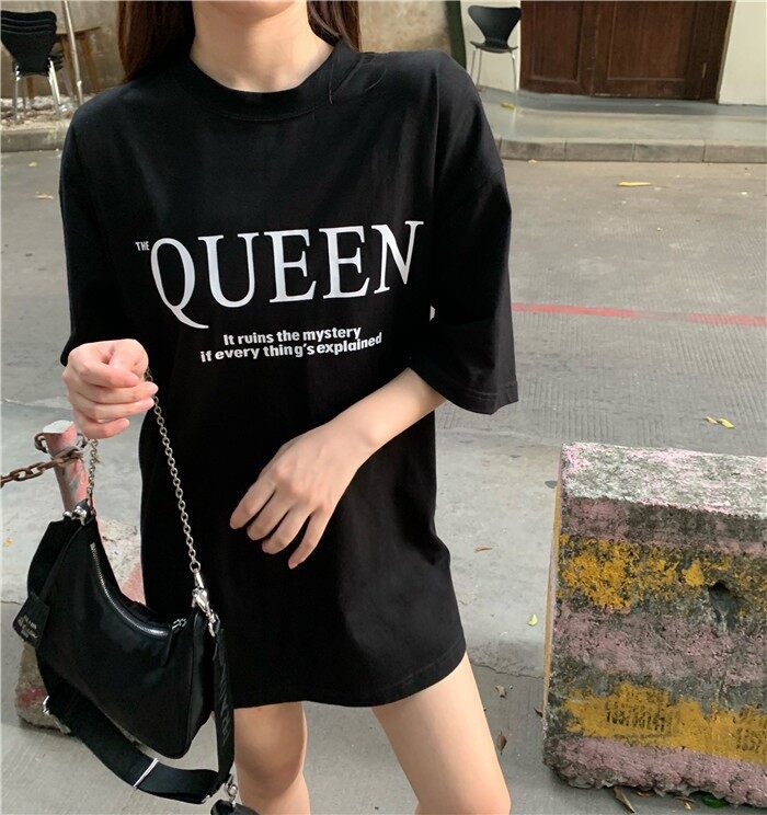 Fomu เสื้อยืด Queen สไตล์เกาหลีน่ารัก โอเวอร์ไซส์เสื้อยืดผ้านิ่ม แขนสั้น เนื้อผ้าดีโปร่งสบาย Q6688