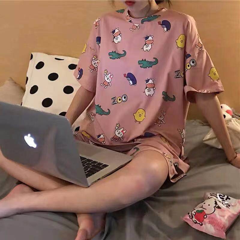 ชุดนอนการ์ตูนน่ารักพลัสไซซ์หลวมพร้อมบริการถึงบ้านLoose plus size cute cartoon pajamas suit home service