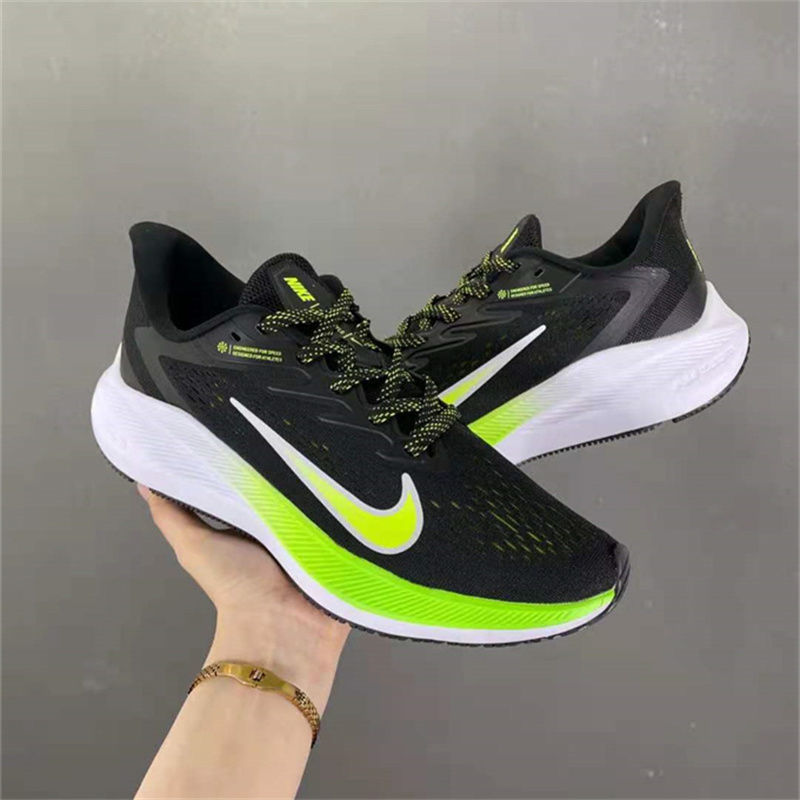 Nikeฤดูร้อนดวงจันทร์ใหม่Quest 3สุดยอด3รองเท้าผู้ชายรุ่นรองเท้าวิ่งลดแรงกระแทกตาข่ายระบายอากาศรองเท้ากีฬา