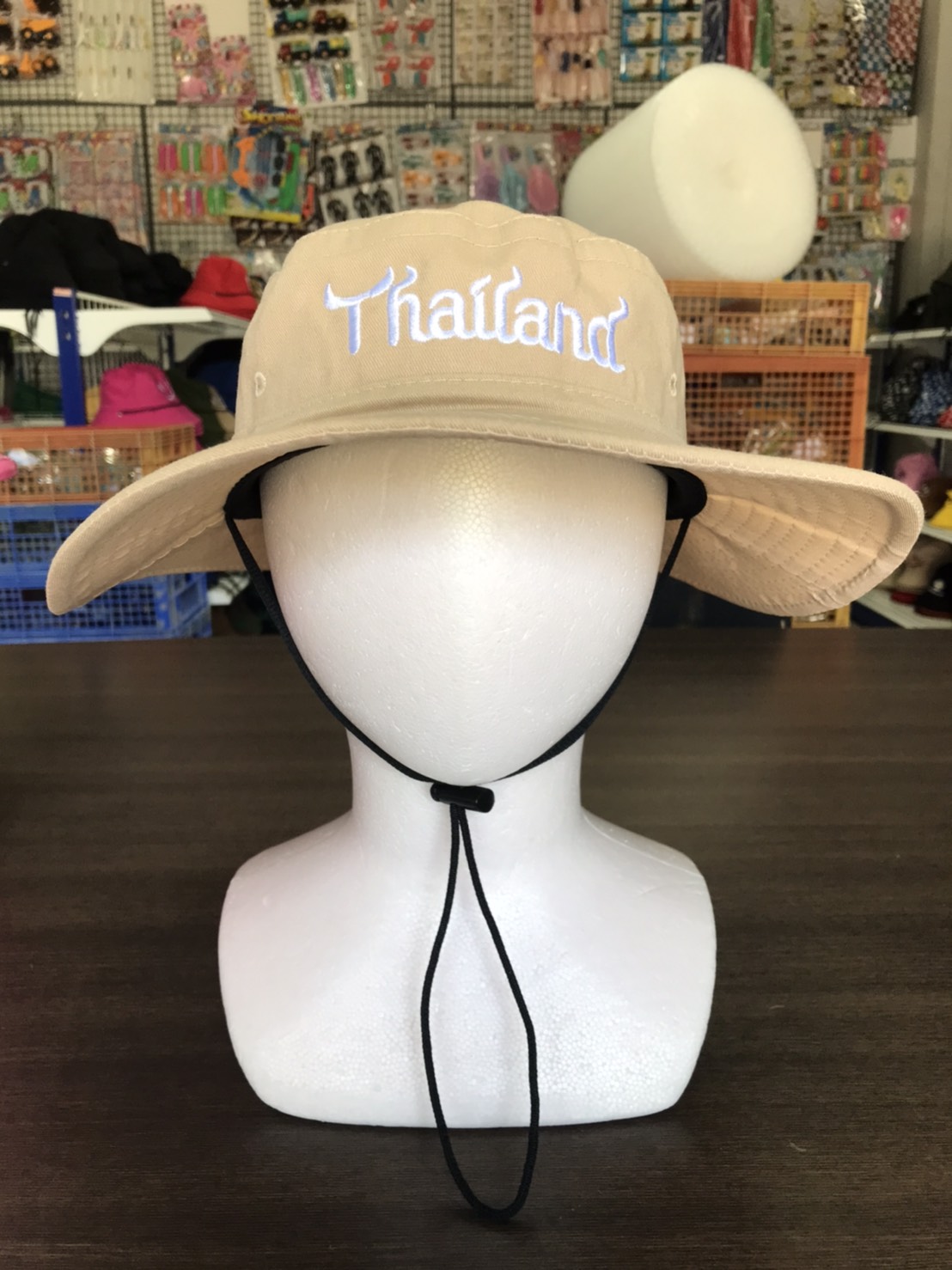 พร้อมส่ง หมวกบักเก็ตเดินป่ามีสายคล้องAM0048 (Bucket hat) หมวกเดินป่า มีสาย หมวกบักเก็ตเดินป่า ลายปัก ไทยแลนด์ (Thailand)
