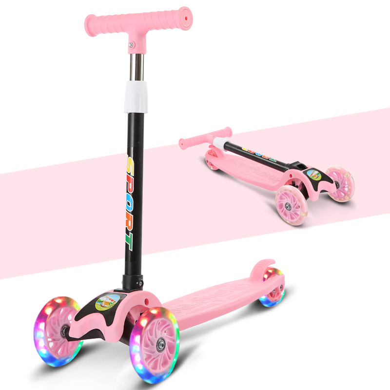 Toy Corner Scooter สกู๊ตเตอร์ 3 ล้อ [ T009 ] ล้อมีไฟ พับเก็บง่าย ช่วยบริหารกล้ามเนื้อขาและช่วยในการทรงตัวของเด็ก ปรับความสูงได้ 4 ระดับ พร้อมส่ง