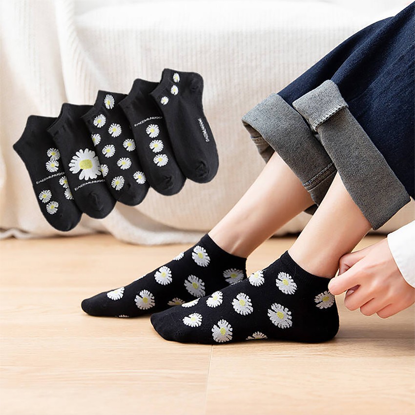 ถุงเท้าเดซี่ดำ-ขาว ถุงเท้าลายดอกเดซี่ 10คู่ 5ลาย ถุงเท้าแฟชั้น สำหรับผู้หญิง