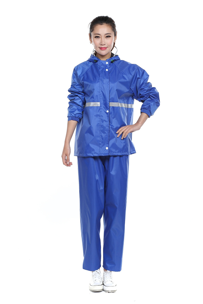 【มีสินค้าในประเทศไทย】ชุดกันน้ำ ชุดกันฝน เสื้อกันฝน สีกรมท่า rain jackets มีแถบสะท้อนแสง Split raincoat รุ่นหมวกติดเสื้อ