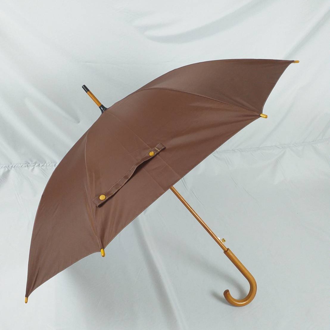 ร่ม ร่มพระ ร่มถวายพระสงฆ์ ขนาด24นิ้ว แกนไม้ ด้ามไม้ ร่มกันแดด ร่มกันฝน ผลิตในไทย umbrella  รหัส 24-3
