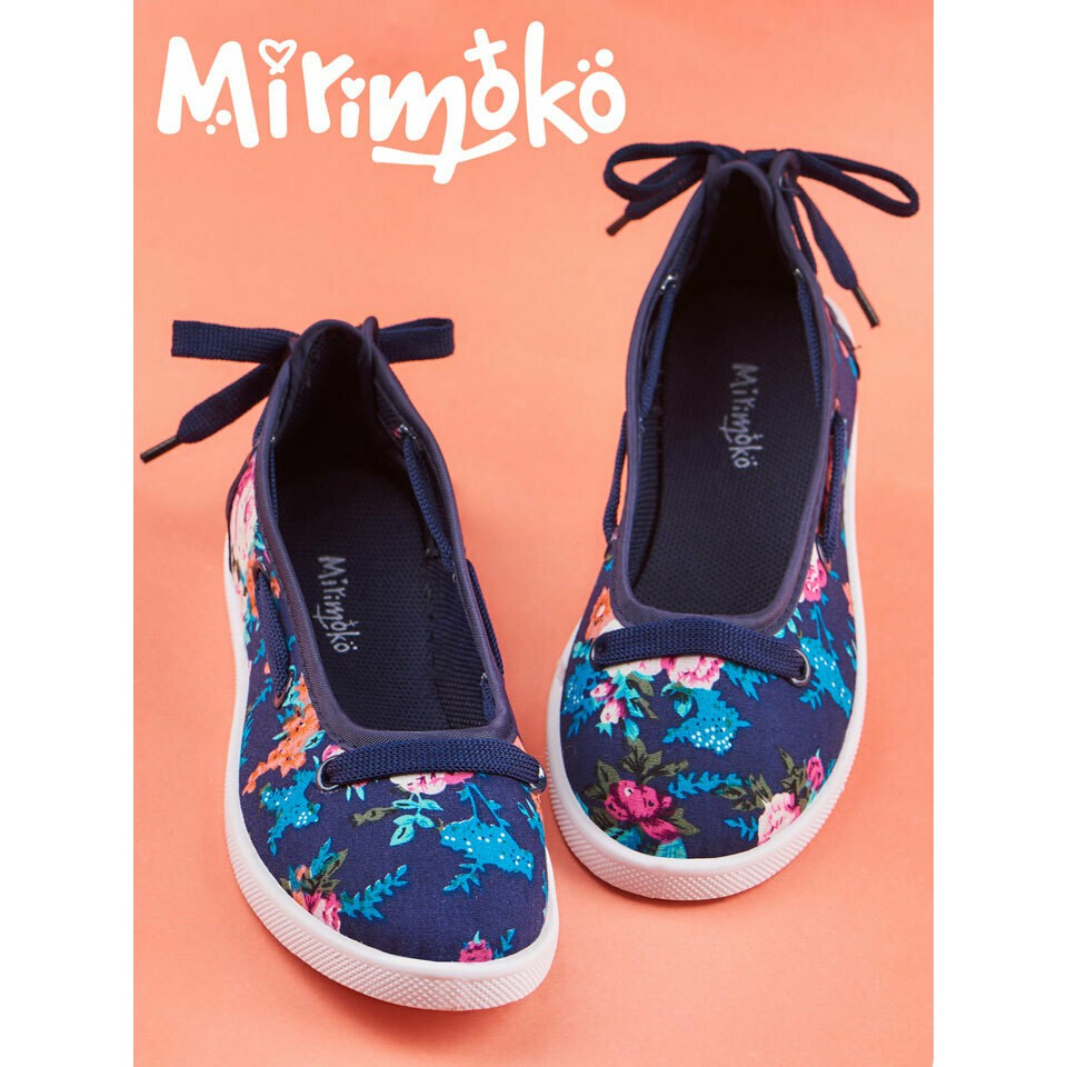 MIRIMOKO รองเท้าผ้าใบลายดอกไม้ รองเท้าผ้าใบลำลอง MIRIMOKO Laced Sneakers
