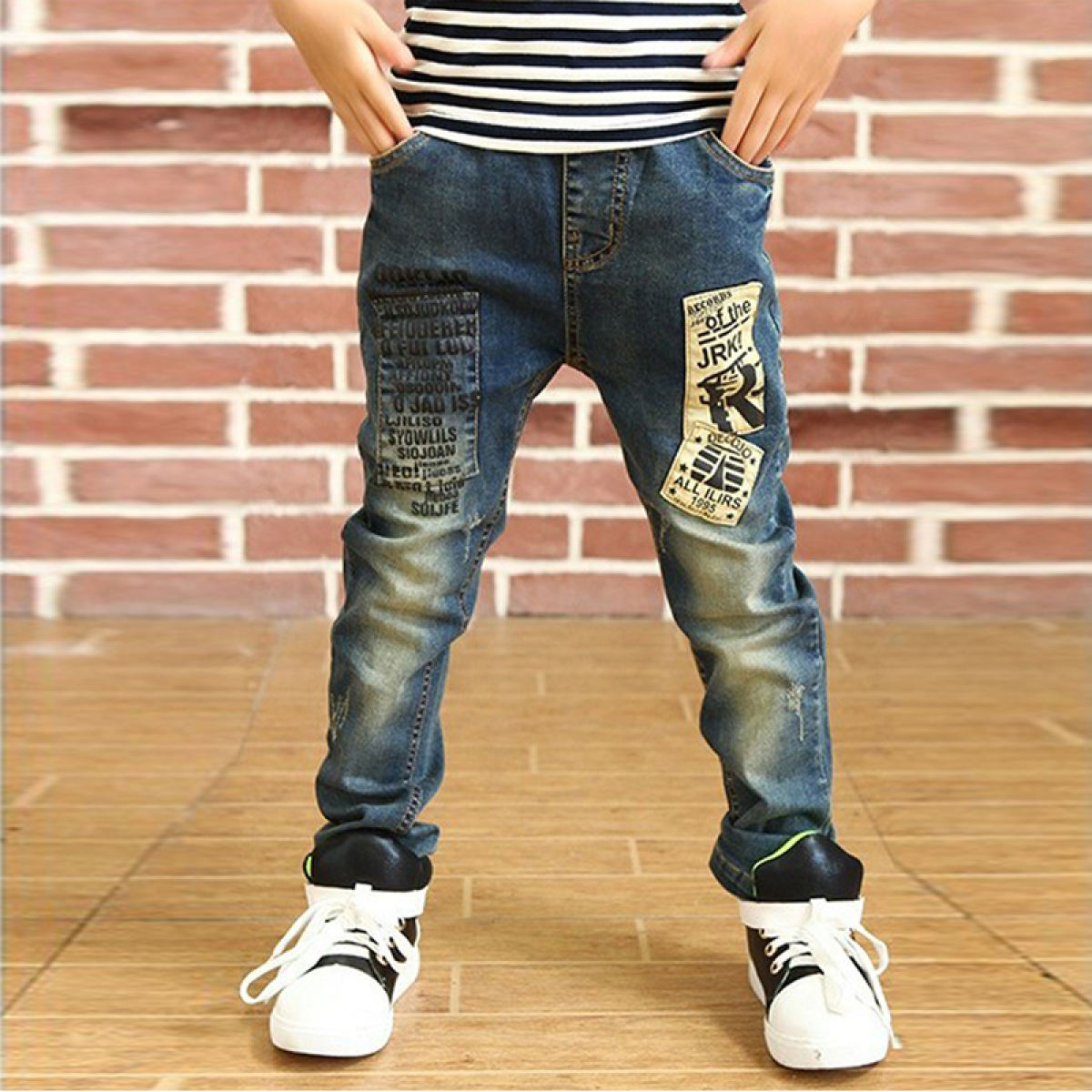 Модные детские джинсы мальчику