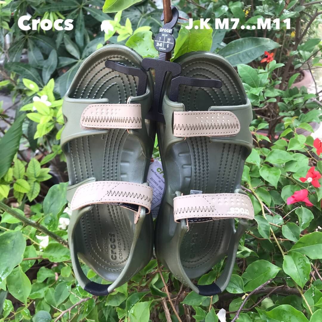 crocs aaa discount