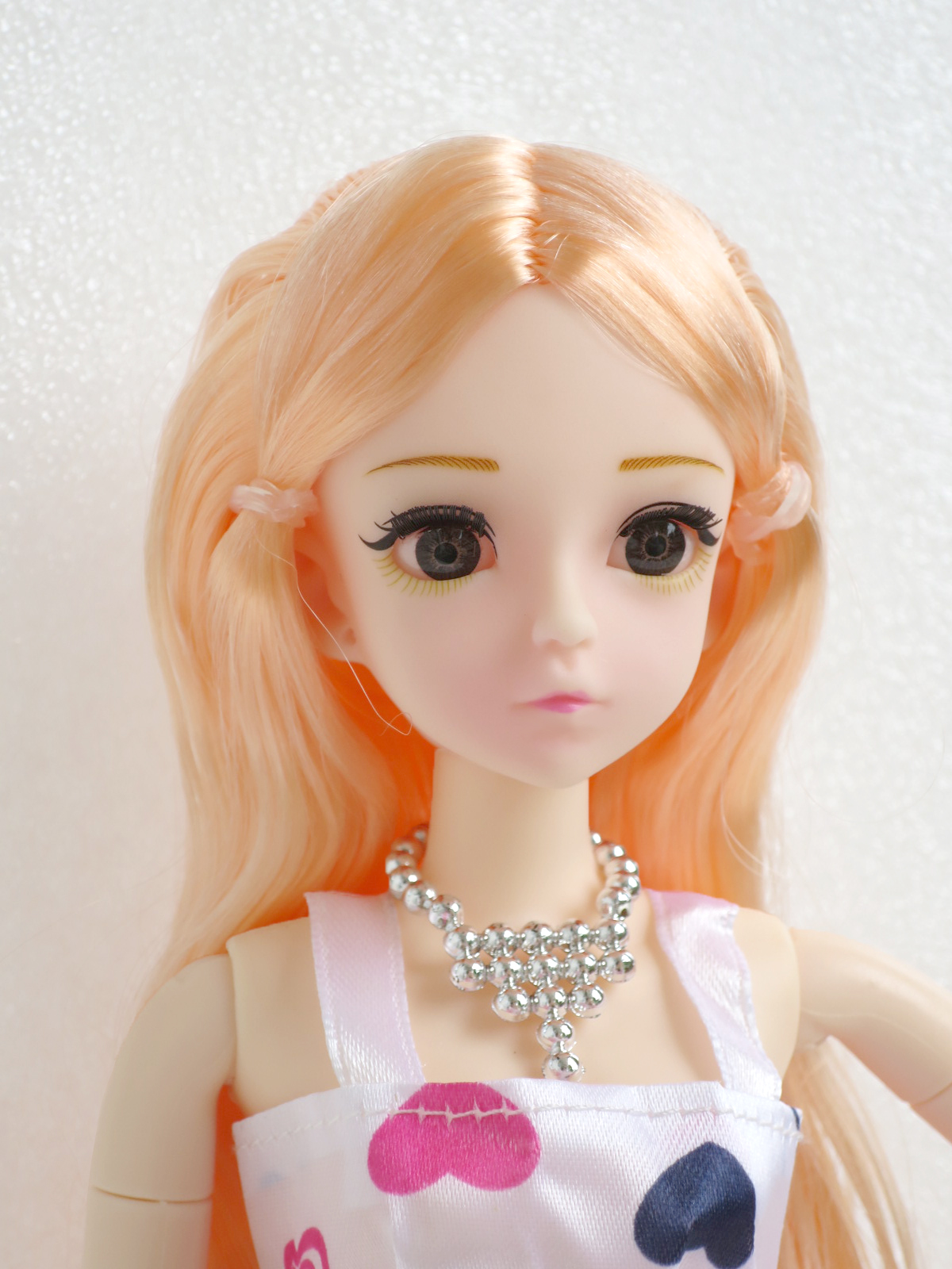 ตุ๊กตาบาร์บี้ข้อต่อ BJD ขนตาจริง หน้าเล็ก ( แถมฟรี ชุดกระโปรง,สร้อยคอและรองเท้าส้นสูง )