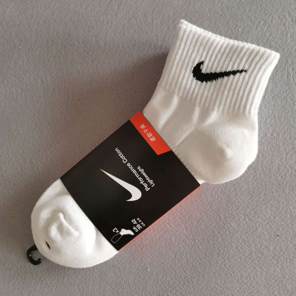 ถุงเท้ากีฬา Nike (ST-002) 1 คู่ ใส่ได้ทั้งผู้หญิงและผู้ชาย