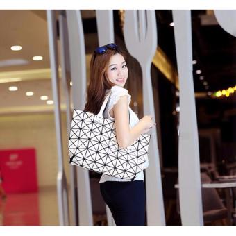 กระเป๋าแฟชั่นผู้หญิง สไตล์บล็อก 5x8 (สีเงินด้าน)เป็นแฟชั่นที่นิยมมากในญี่ปุ่น July 2018 - 4 กระเป๋าแฟชั่นผู้หญิง สไตล์บล็อก 5x8 (สีเงินด้าน)เป็นแฟชั่นที่นิยมมากในญี่ปุ่น - 4