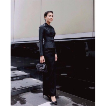ชุดไทยจิตรดา งานทอผ้าไหมอิตลี่สุดหรู ชุดงานพระราชพิธี ชุดไทยจิตลดา-สีดำ ชุดไทยจิตรดา งานทอผ้าไหมอิตลี่สุดหรู ชุดงานพระราชพิธี ชุดไทยจิตลดา-สีดำ