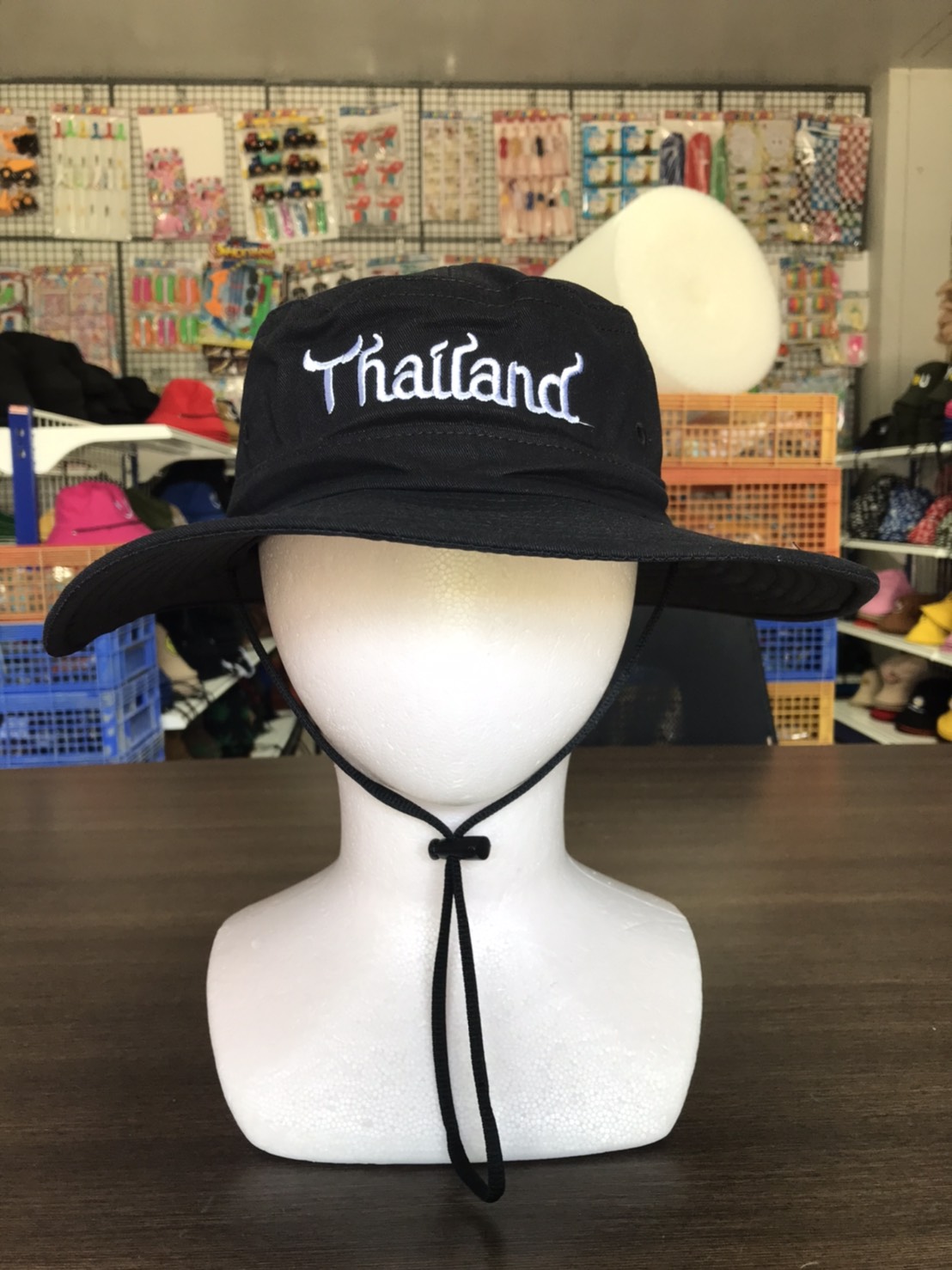 พร้อมส่ง หมวกบักเก็ตเดินป่ามีสายคล้องAM0048 (Bucket hat) หมวกเดินป่า มีสาย หมวกบักเก็ตเดินป่า ลายปัก ไทยแลนด์ (Thailand)
