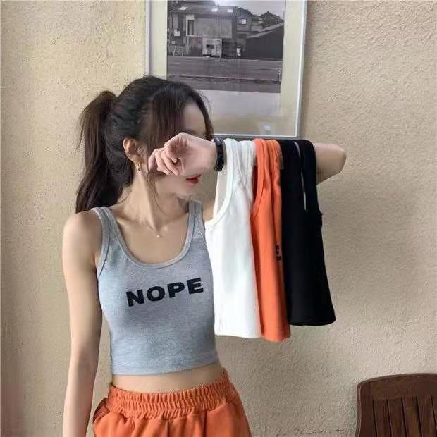 Aone(พร้อมส่ง/ใหม่)รุ่น#98018เสื้อสายเดี่ยว เสื้อกล้ามไหมพรมสไตล์เกาหลีลายอังกฤษ