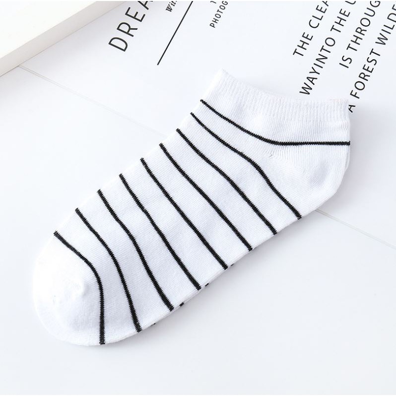 ถุงเท้า ลายขวางเล็ก สไตล์เกาหลีน่ารัก สวมใส่สบายไม่อับชื้น เส้นใยหนาไม่ขาดง่าย เนื้อผ้านิ่ม