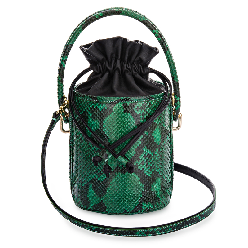 [S'UVIMOL]  Toffee (Regular) - Glossy Green PYTHON กระเป๋าถือทรงกระบอกหนังงูสีเขียวเงา - ยี่ห้อ S'uvimol ราคา 40,900 บาท*ส่งฟรี