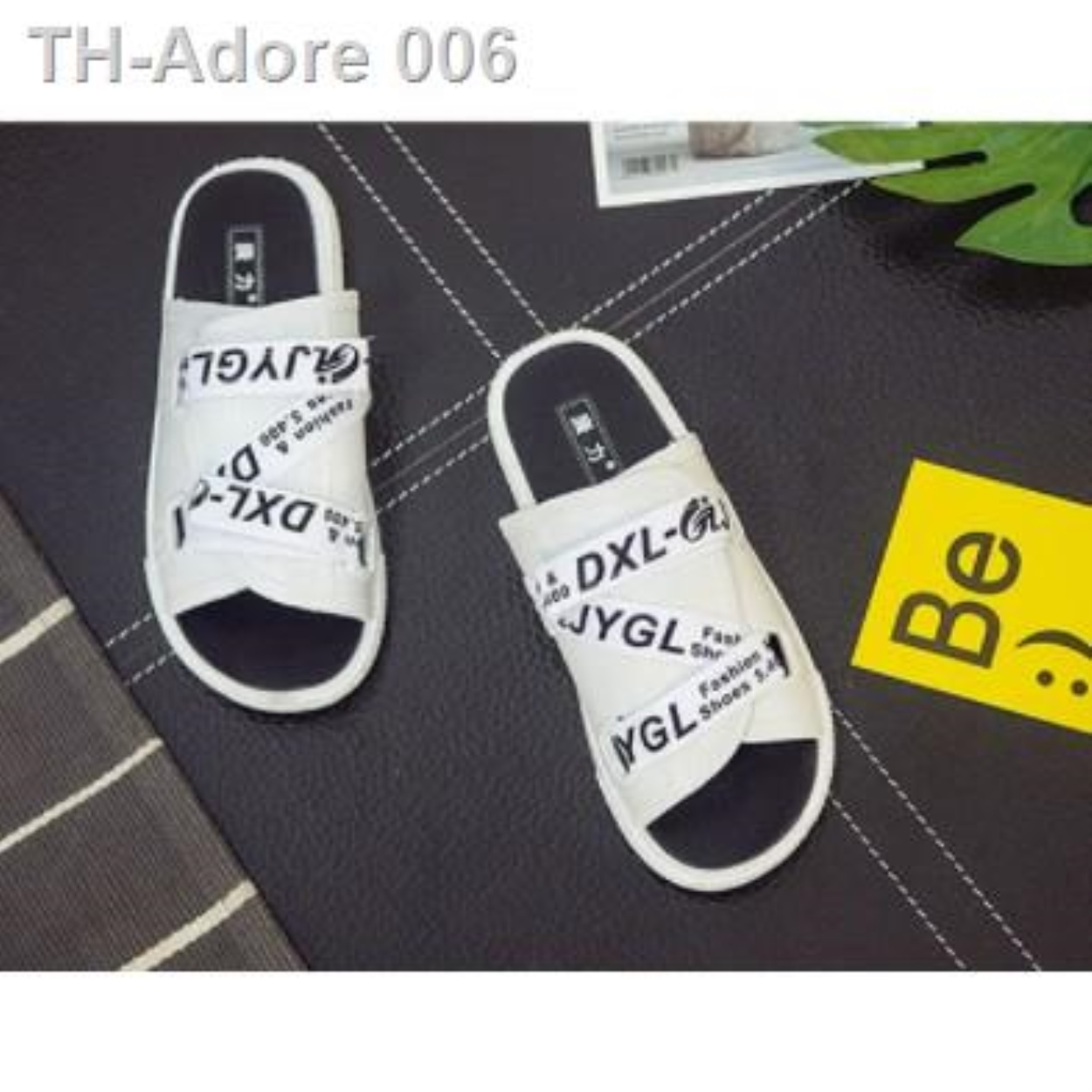 TT003รองเท้าแตะสไตล์เกาหลีฤดูร้อนของผู้ชาย แบบสวมสไตล์เท่น์ๆใส่เป็นคู่ชาย-หญิงใส่สบายไม่ลื่นมีไซส์39-44WhiteBlack