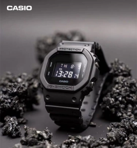 ภาพหน้าปกสินค้า1.นาฬิกา Casio นาฬิกา gshock ชุดกันน้ำและกันกระแทก DW-5600BB-1 ตารางตารางกีฬาสำหรับชายและหญิงแฟชั่นสบายๆ ซึ่งคุณอาจชอบราคาและรีวิวของสินค้านี้