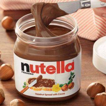 นูเทลล่า (เฮเซลนัทบดผสมโกโก้) Nutella รสชาติอร่อย เพิ่มความฟินด้วยเมนูที่หลากหลาย เช่น สอดไส้ไปในสตรอเบอร์รี่ ทำไอติมใส่ไปในแพนเค้ก โรตีกล้วยใส่นูเทลล่า อร่อยสุดสุด