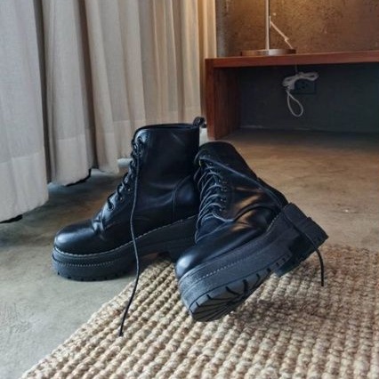 OhblablaShoes พร้อมส่ง รองเท้าบูท รุ่น ChelseaBoots สี Black