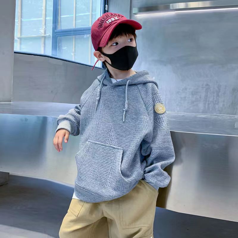 KON639 เด็กชายเสื้อคลุมด้วยผ้า Springและฤดูใบไม้ร่วง 2023 รูปแบบใหม่ เด็กแขนยาว เสื้อผ้าเด็กบนถนนหล่อ ราคา 209 บาท*ส่งฟรี