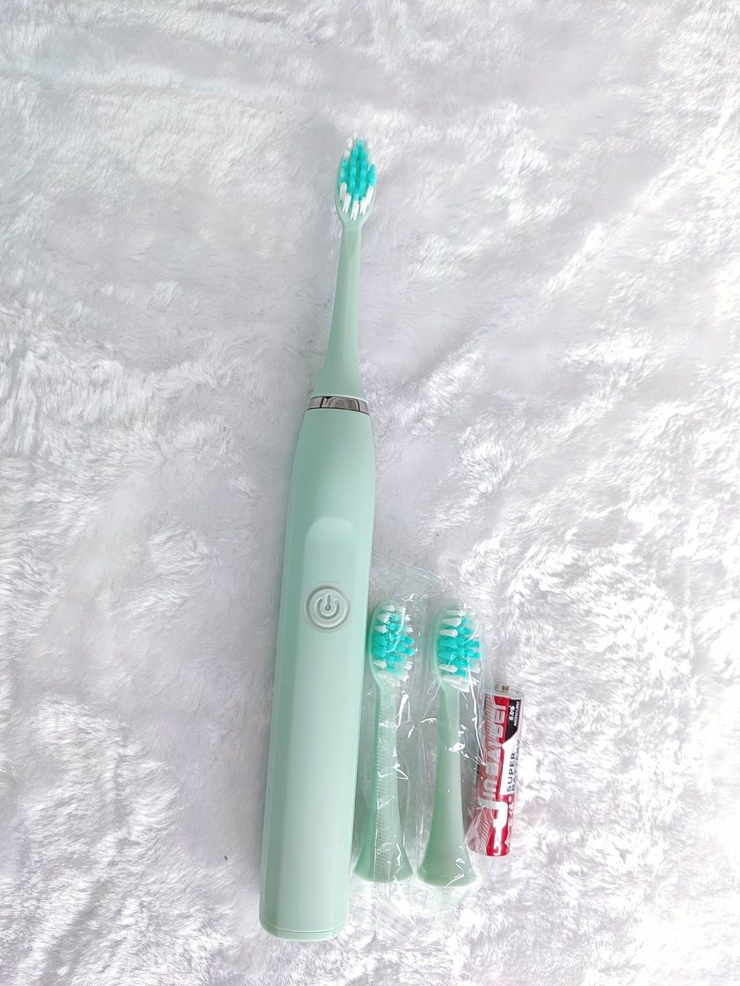 แปรงสีฟันไฟฟ้าแบบใส่ถ่าน หัวแปรงเปลี่ยน 3 หัวแปรงโหมดอัฉริยะในการแปรงใช้ง่าย ด้ามจับถนัดมือพร้อมถ่านสำหรับใส่Electric Sonic Toothbrush