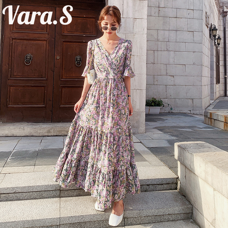 VaraShop ชุดเดรสผู้หญิง ชุดไปทะเลสวยๆ ฤดูร้อนใหม่ชุดเดรสสีม่วงลายดอกไม้ 2021 เทรนด์อารมณ์สีขาวใหม่ขนาดใหญ่ฐานกระโปรงยาว