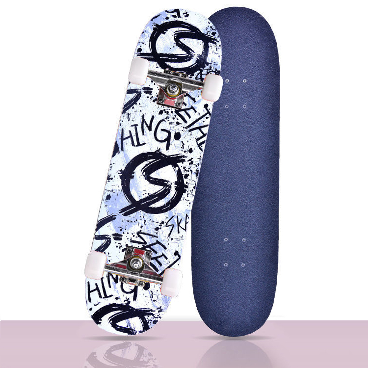 (พร้อมส่ง) Quak สเก็ตบอร์ด Skateboard 80cm สำหรับมือใหม่ มืออาชีพ ลวดลายสุดคูล มีสไตล์ ของแท้ พร้อมลงสนามจริง