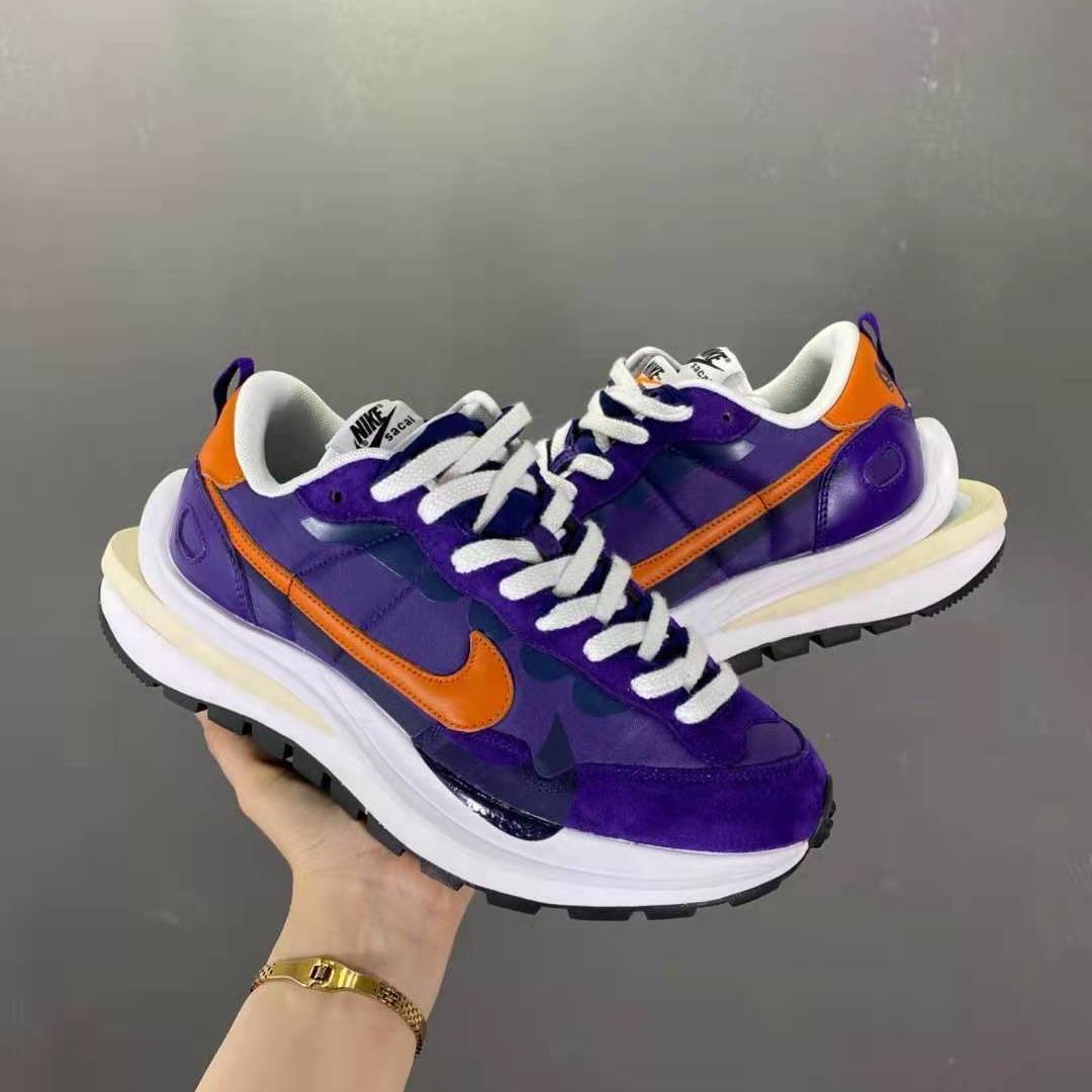 NikeSacai VaporWaffle DARK LRIS (เจมส์วรรคเดียวกัน)รองเท้าวิ่งทองสีม่วง