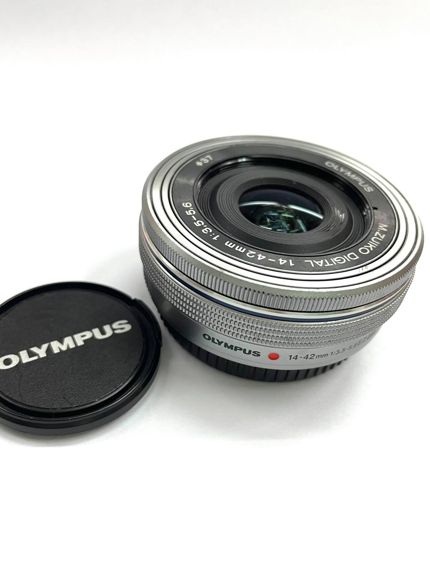 Olympus 14-42mm f3.5-5.6 สีเงิน / สีดำ  มือ 2