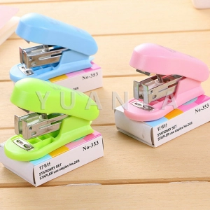 ภาพหน้าปกสินค้าYUANTA แมคเย็บกระดาษ MINi ขนาดพกพาสะดวก เครื่องเย็บกระดาษ MiNi Stapler ที่เกี่ยวข้อง