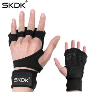ภาพหน้าปกสินค้าถุงมือฟิตเนส STRAPS Leather Grip pads & Strap SKDK หนังกลับ สแต๊ป หนัง รัดข้อมือ ถุงมือ เซพข้อ（1คู่） ที่เกี่ยวข้อง