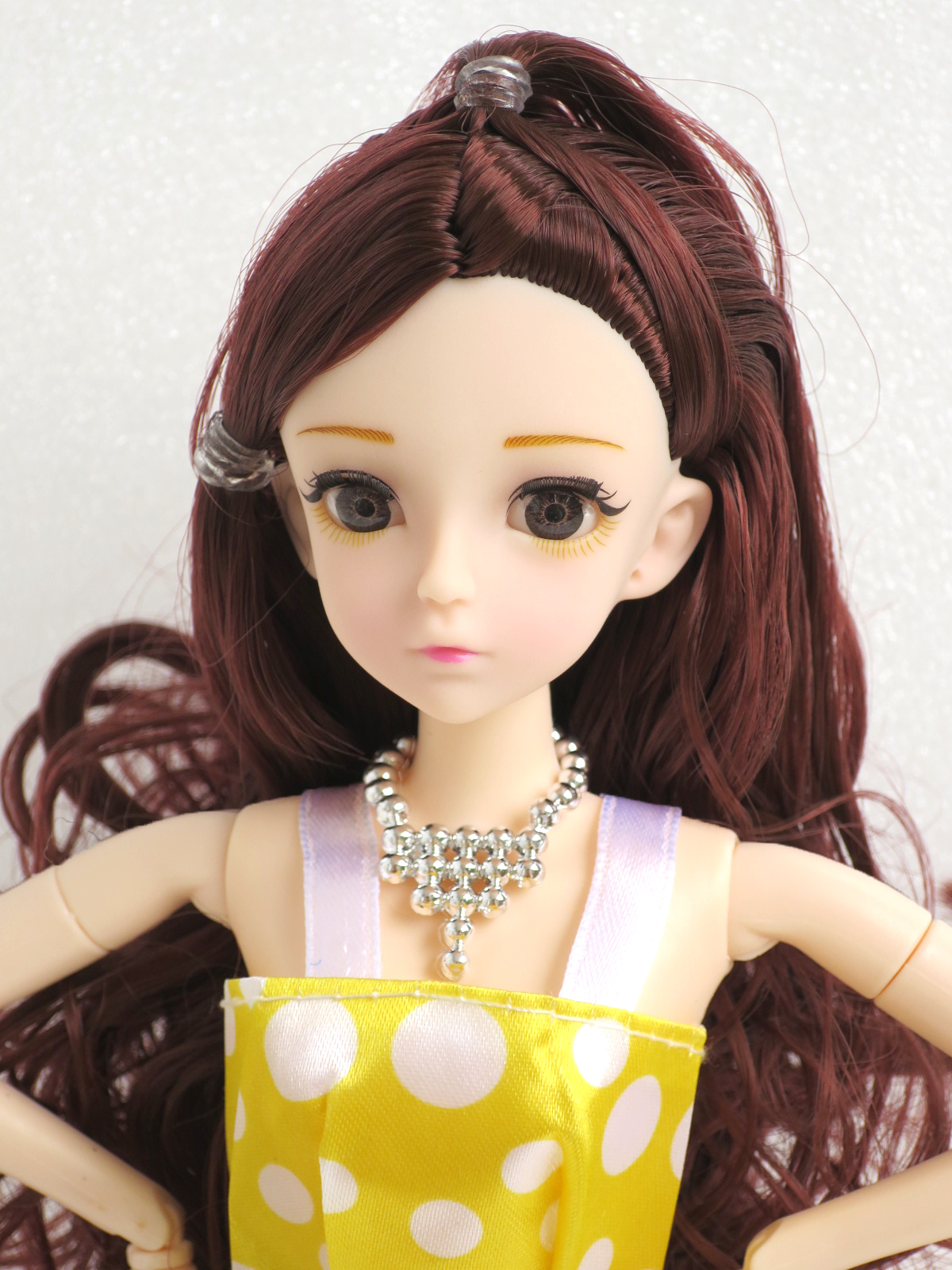 ตุ๊กตาบาร์บี้ข้อต่อ BJD ขนตาจริง หน้าเล็ก ( แถมฟรี ชุดกระโปรง,สร้อยคอและรองเท้าส้นสูง )