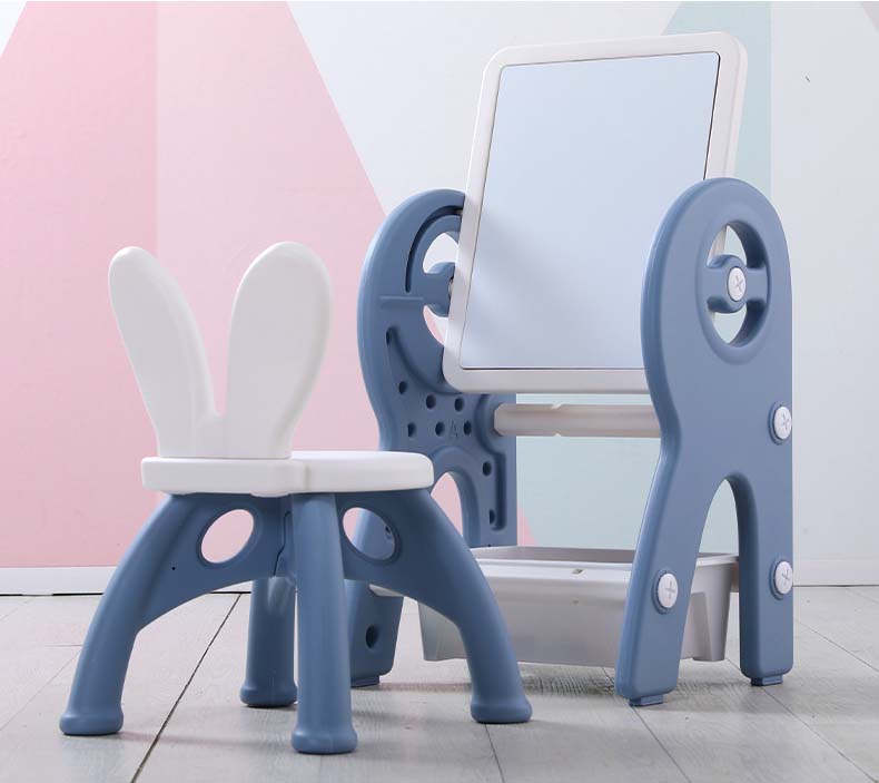 Toy Store กระดานวาดภาพเด็ก กระดานวาดรูป โต๊ะเรียน เพื่อพัฒนาการเรียนรู้ สำหรับเด็ก โต๊ะ เก้าอี้+ตัวต่อ พร้อมอุปกรณ์ ครบชุด ปรับระดับได้