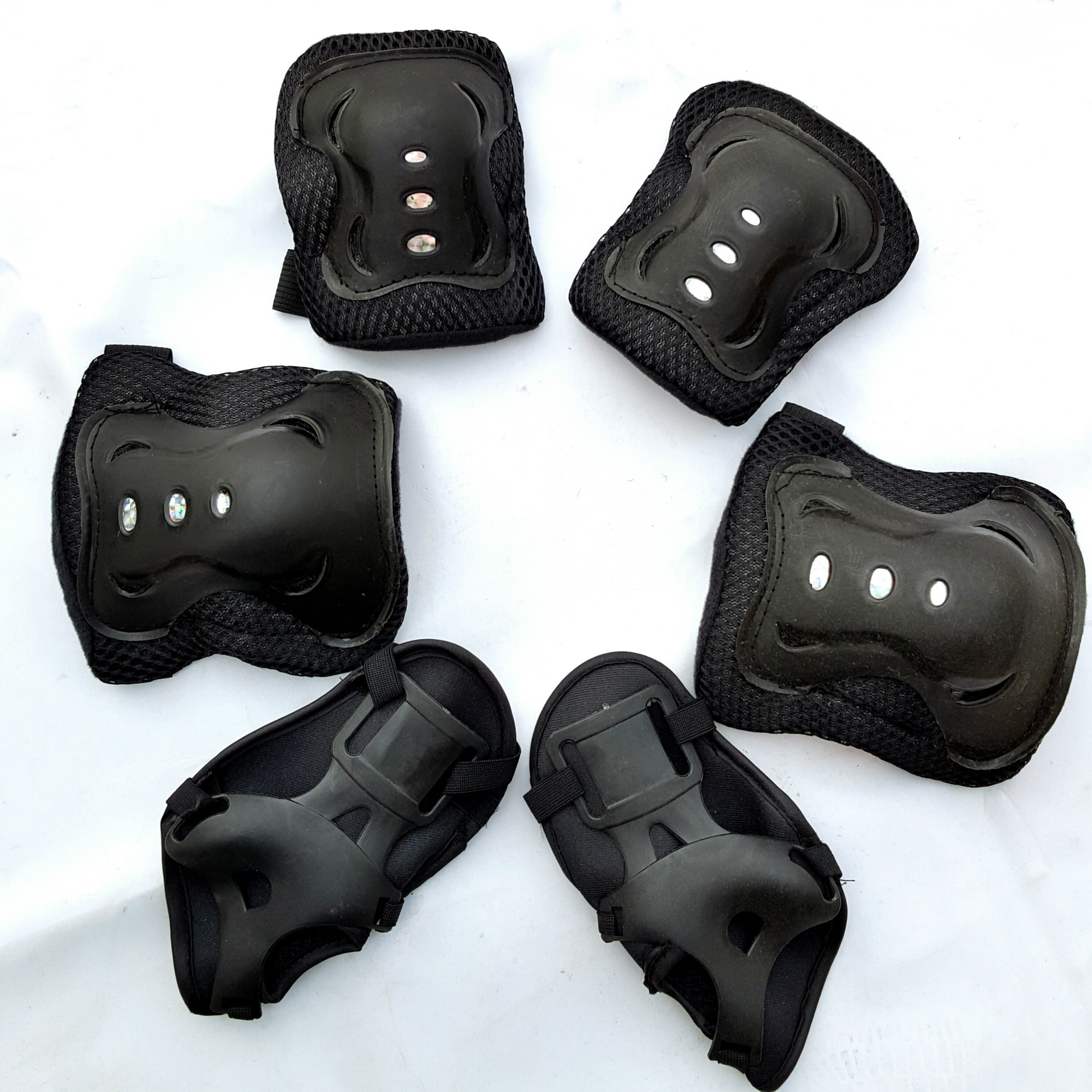[6 ชิ้น / ชุด] อุปกรณ์ป้องกันโรลเลอร์สเก็ตอุปกรณ์ป้องกันสเก็ต อุปกรณ์ป้องกันกีฬา 4-15 ปี Child knee pads
