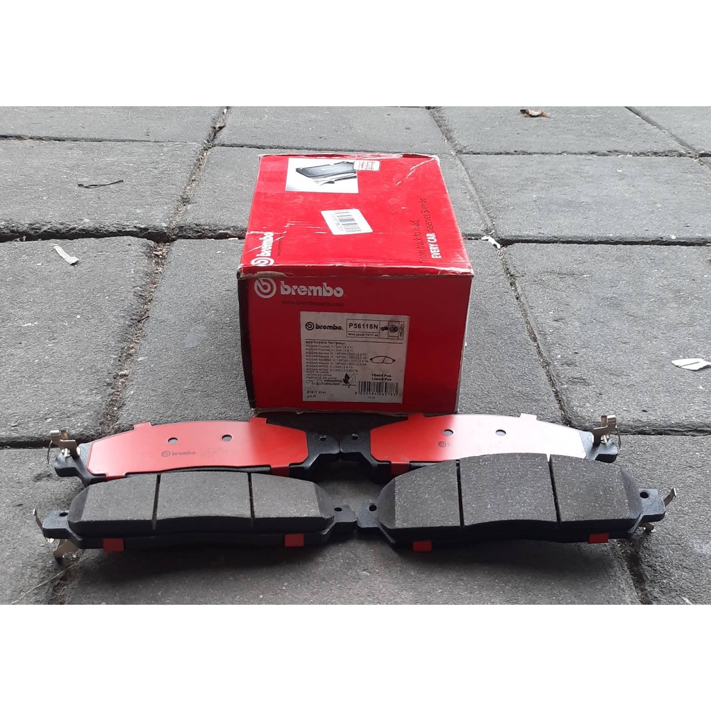 ผ้าเบรกหน้าnissan NP300 NAVARA D23 4*2 ปี 14-2021 brembo ceramic ราคา 990 บาท*ส่งฟรี