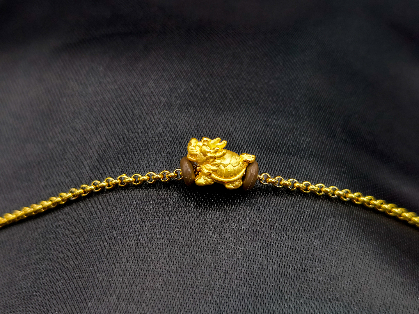 ดีชีวา : สร้อยข้อมือ ปี่เซียะ x ถุงฮก x โบตั๋น ทองคำแท้ 99.99 หนัก 0.1 กรัม งานนำเข้าฮ่องกงแท้ มีใบรับประกันทอง