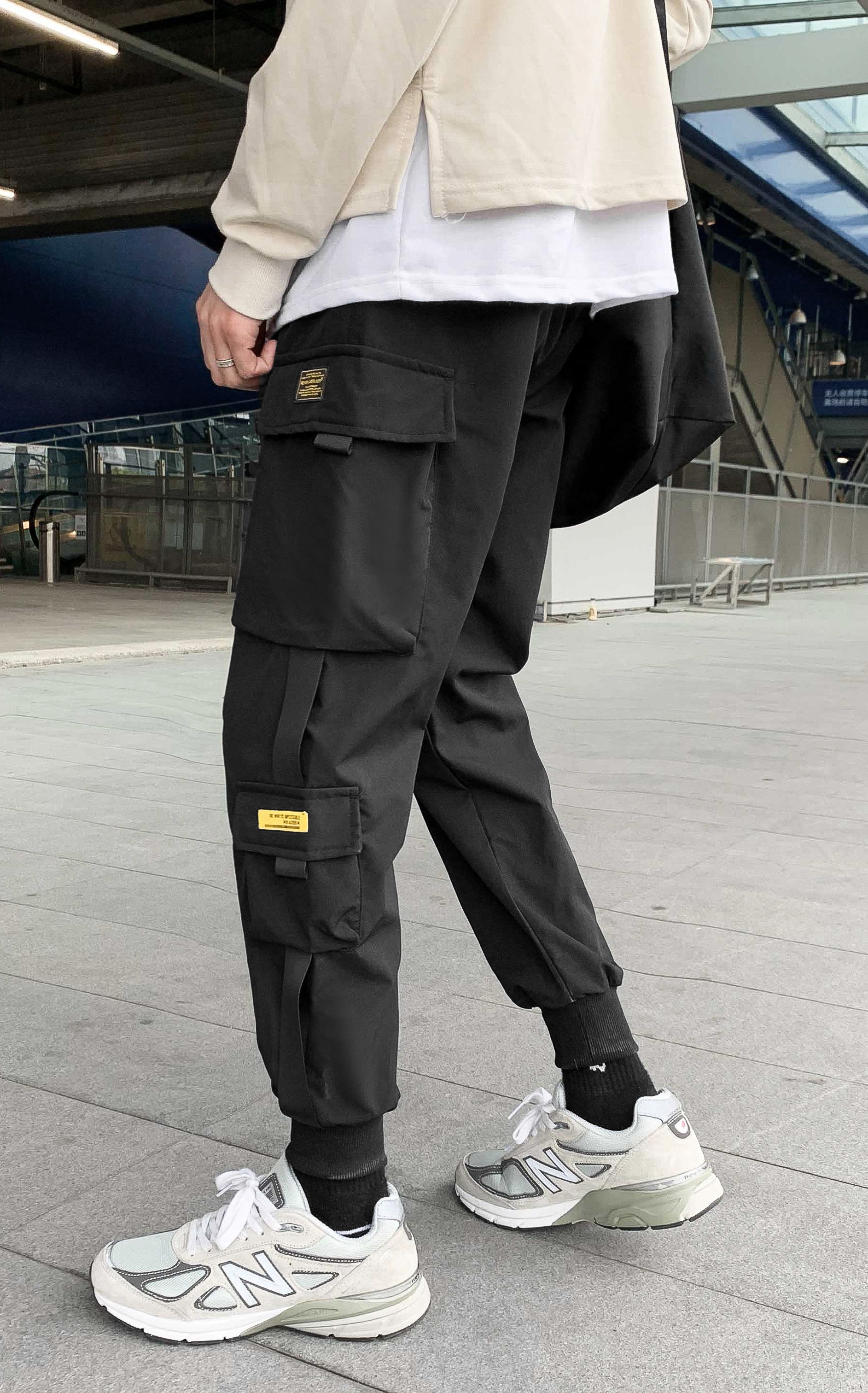 2021 New ! กางเกงขายาว แฟชั่นผู้ชาย ดีไซน์ทันสมัย 3 สี ดำ สีเทา กากี