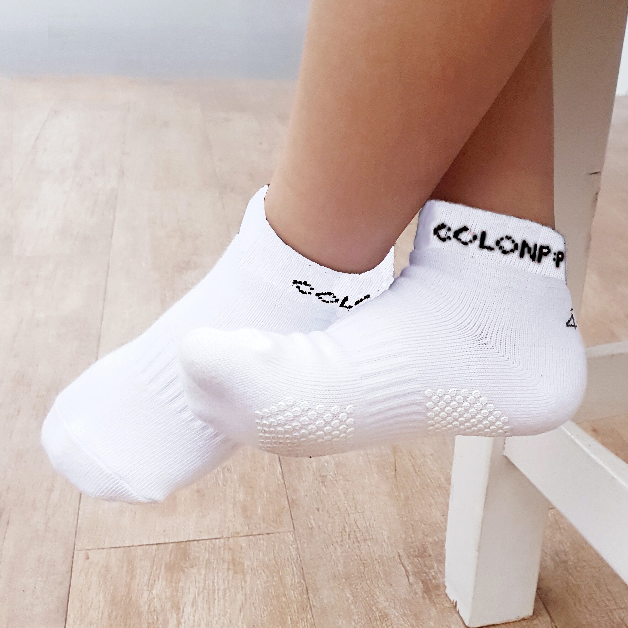 ถุงเท้าเด็ก สีพื้น Cotton 100% มีกันลื่นลายน่ารัก 2-9 ขวบ (มี 6 สีให้เลือก)