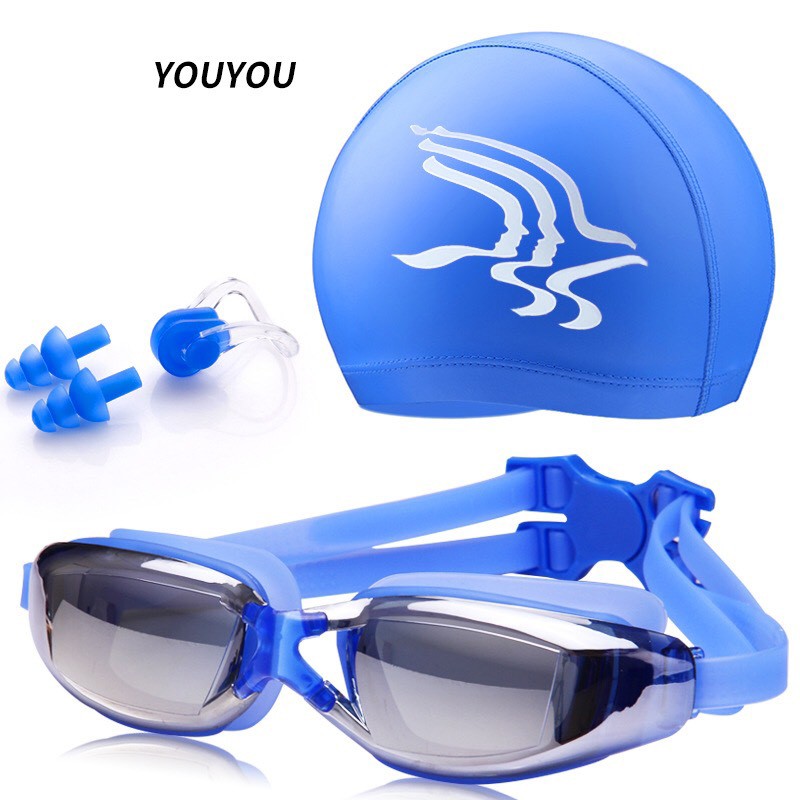 ชุดแว่นตาว่ายน้ำป้องกันหมอกสำหรับผู้ใหญ่ ประกอบด้วย แว่นตา + มีที่อุดหู + หมวก มี 4 สีให้เลือก