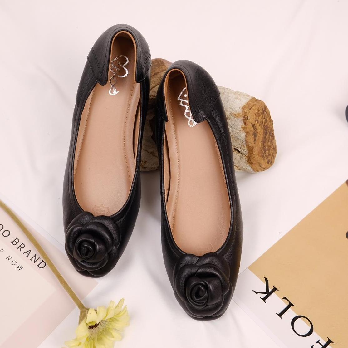 Woo Dahlia Ballerina Flat Shoe รองเท้าหนังแกะ รุ่น ดาเลีย สีดำ Black