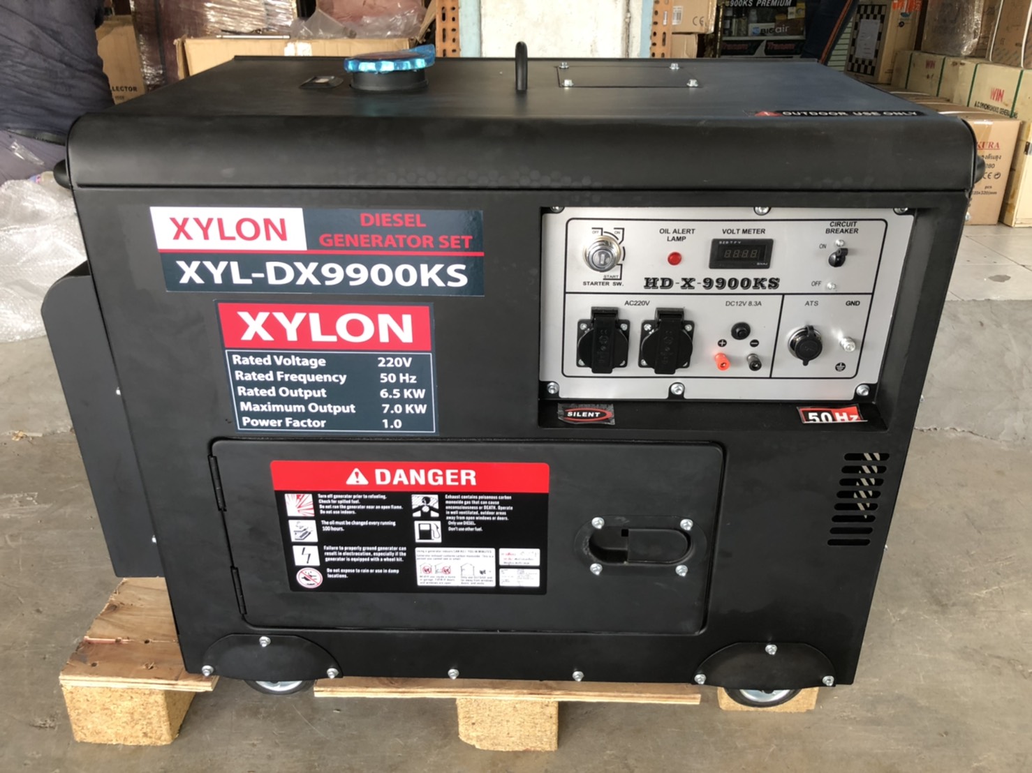 เครื่องปั่นไฟ รุ่นเก็บเสียง ดีเซล 7000 วัตต์ Silent Gasoline Generator ยี่ห้อ XYLON รุ่น XYL-DX9900KS ราคา 43,999 บาท*ส่งฟรี
