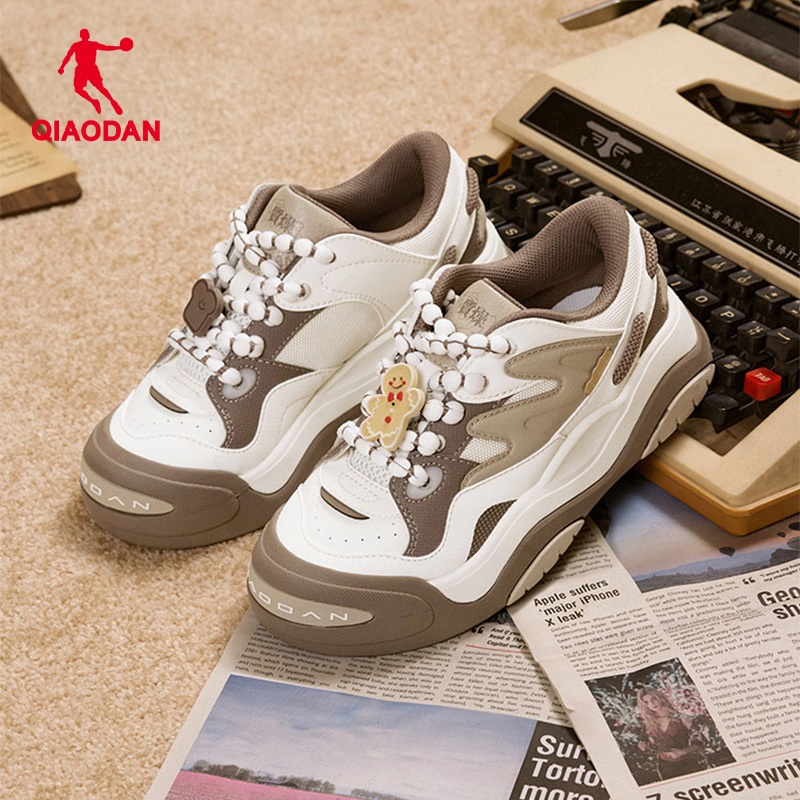 Qiaodan Woman's Casual Sneakers Warm Shell Toe Chunky Sole Height Increasing Chic QXL052254502 ราคา 2,413 บาท*ส่งฟรี